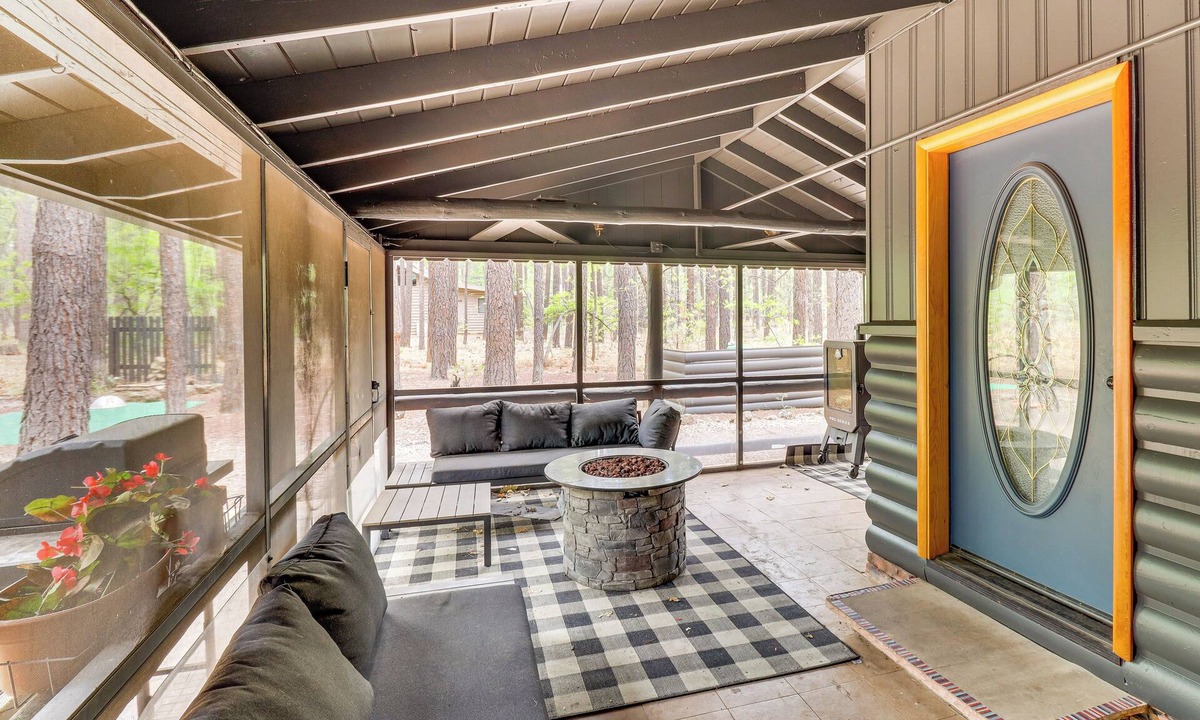Pinetop Cottage | Furnished Patio & Fire Pit: Pinetop Cabin!