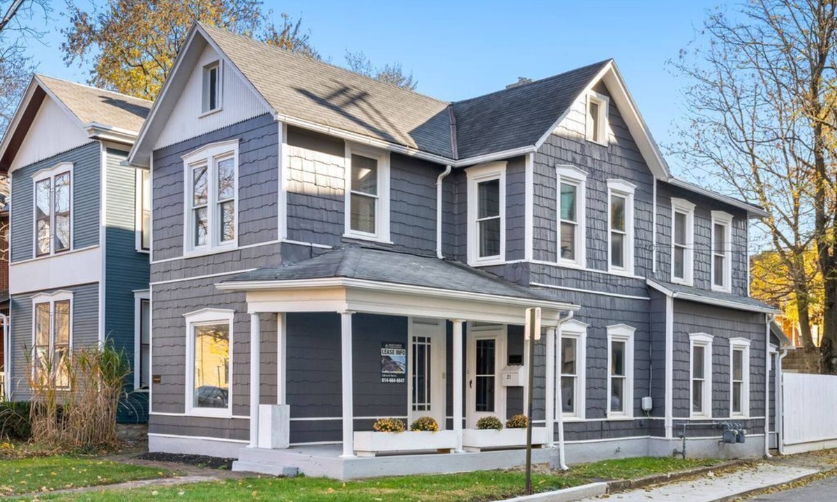 Italian Village House | Galla House On High Street! FREE Parking!