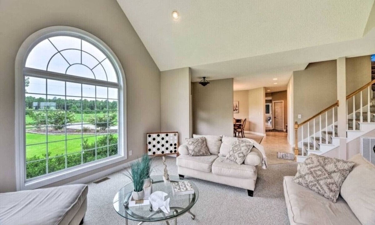 Columbia House | Game Room, Playground|Mins to Wildlife Refuges