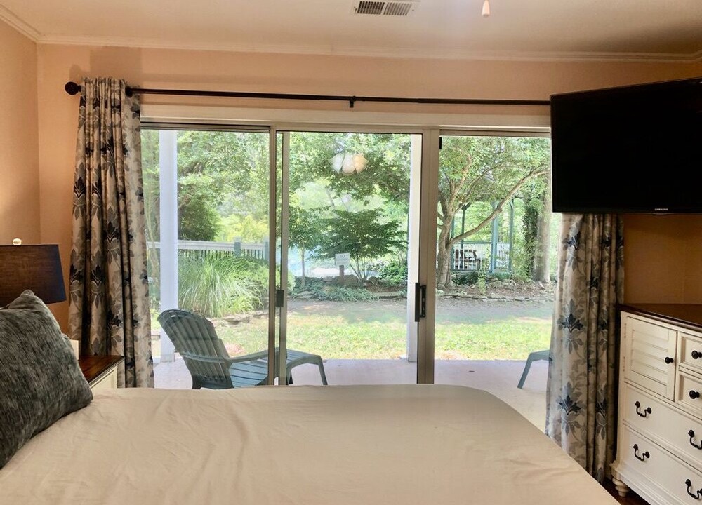 Table Rock Condo | Gated Condo in Pointe Royale Golf Course in Branson, MO