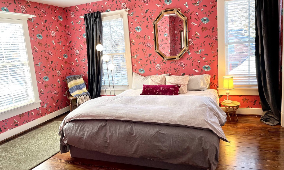 German Village House | German Village Cottagecore style home. Blissful garden. Off-St Parking.