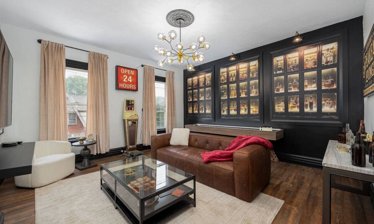 Downtown Columbus House | German Village Grand Retreat