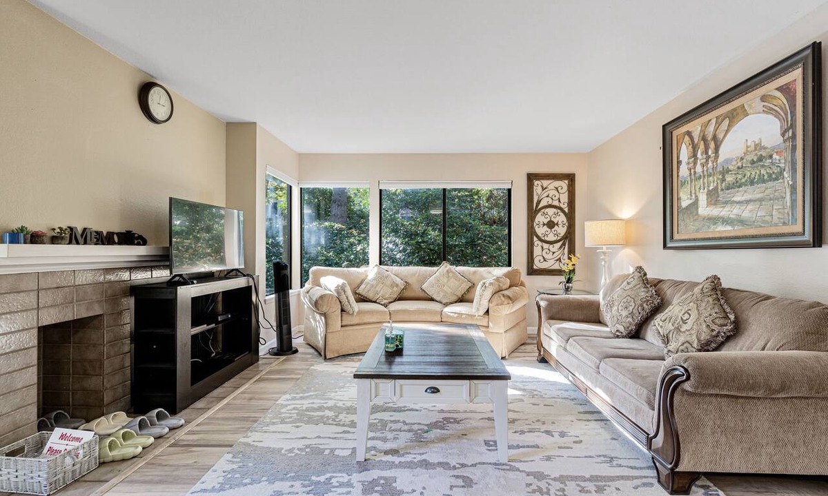 Northwest Bellevue Condo | Getaway in Downtown Bellevue, WA