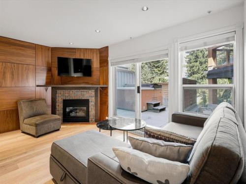 Village North House | Glacier's Reach 98 by Outpost Whistler