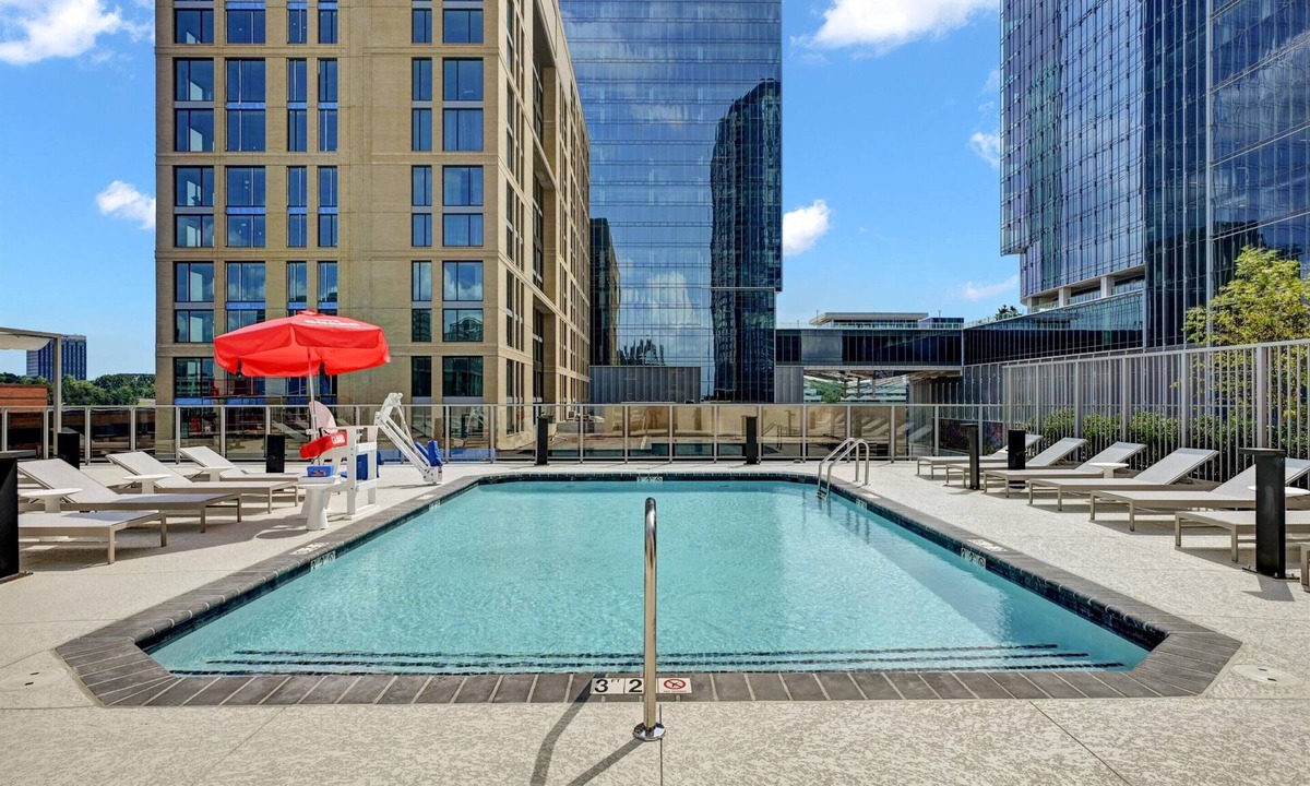 Reston Apartment | Global Luxury Suites at Town Center