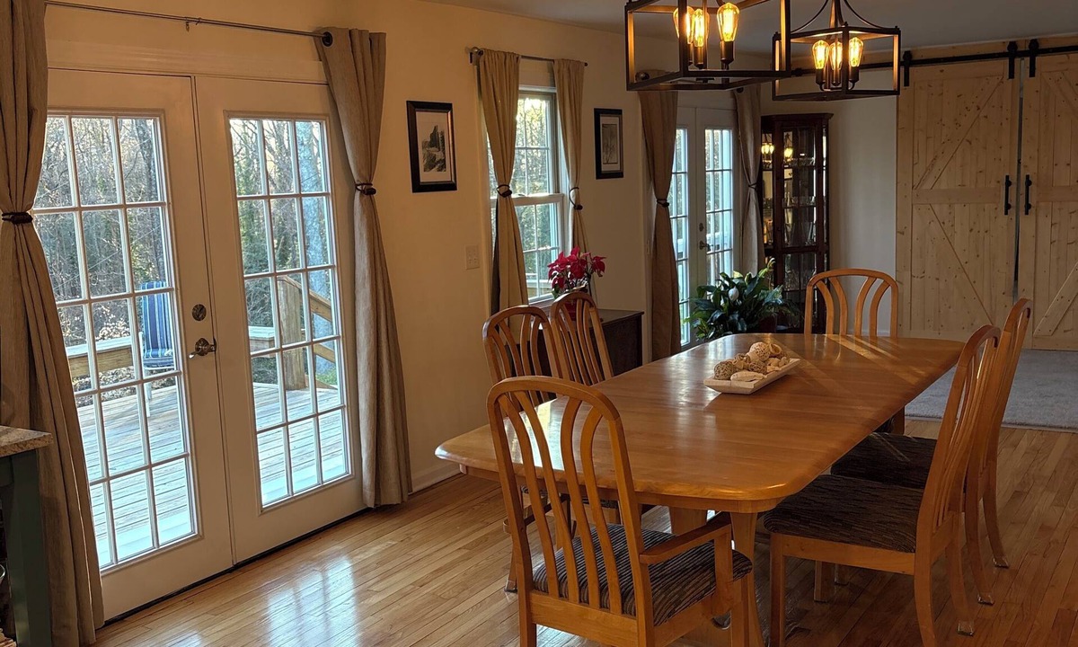 Hillsmere House | Gorgeous 6-bedroom Charming Annapolis Retreat
