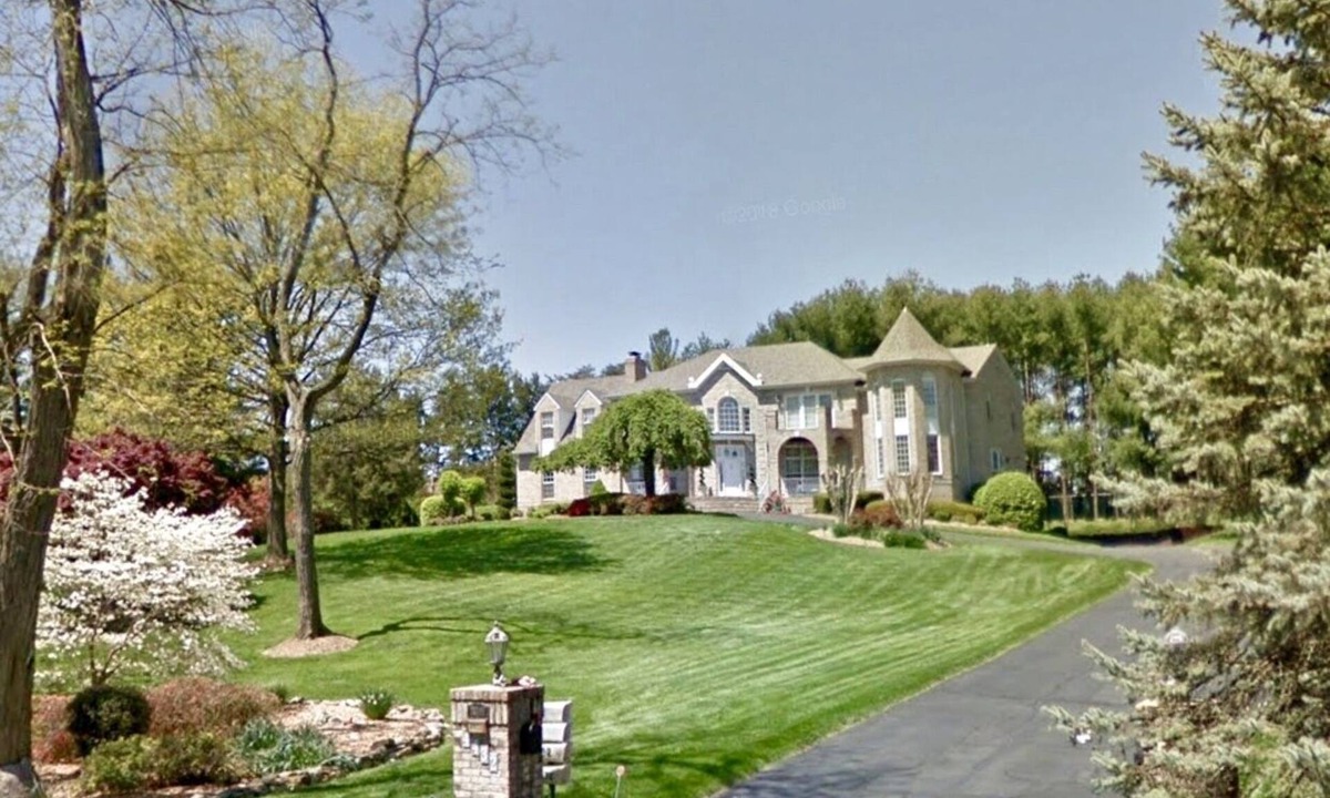 Annandale House | Gorgeous Chateau/House on 1.5 acres - in Annandale Center/mins to Washington DC