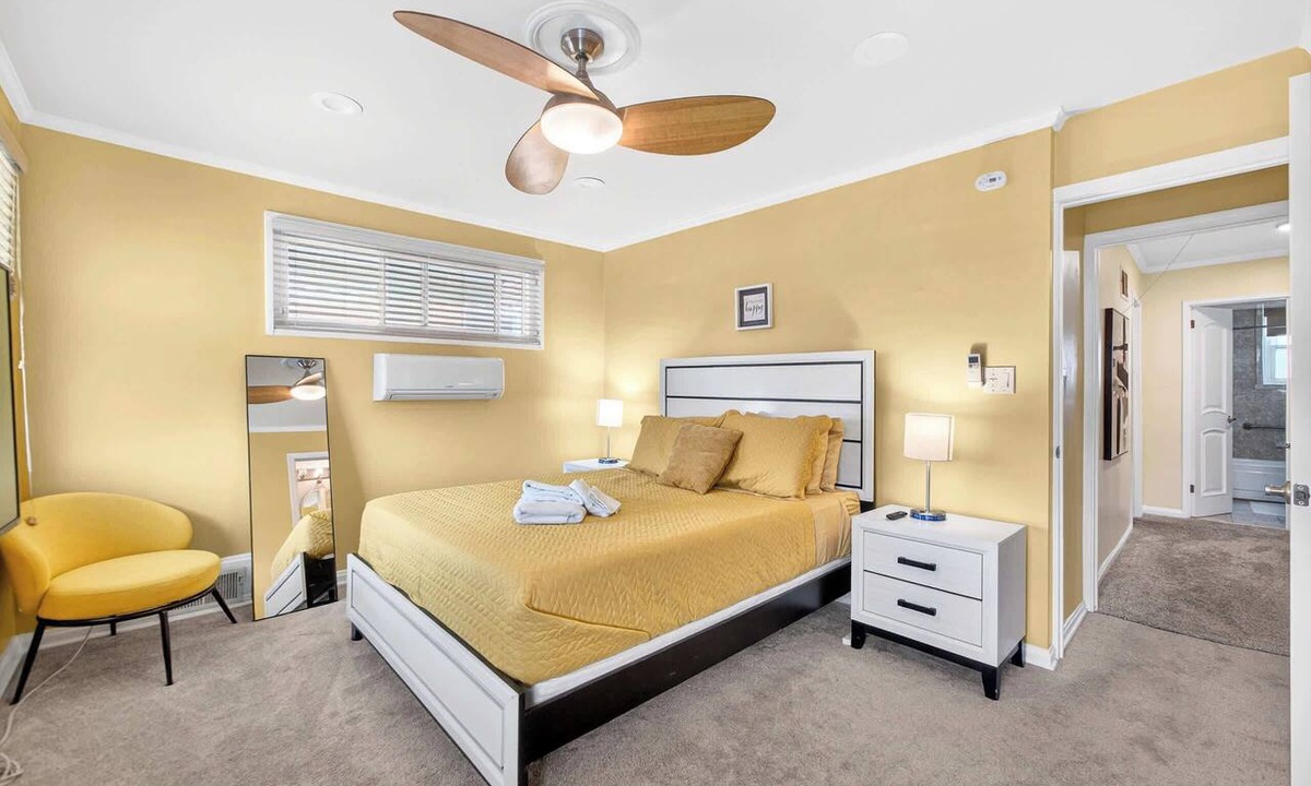Northeast Condo | GORGEOUS HOME TUCKED AWAY IN GREENER PART OF TOWN