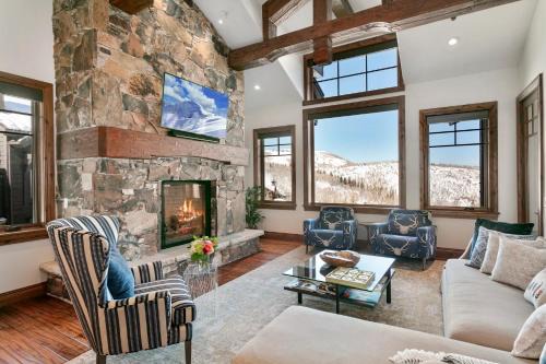Empire Pass Apartment | Grand Lodge - Four Bedroom #302 - Ski-in ski-out