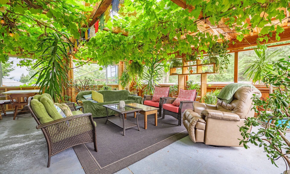 Ucluelet House | Grapevine Guest House