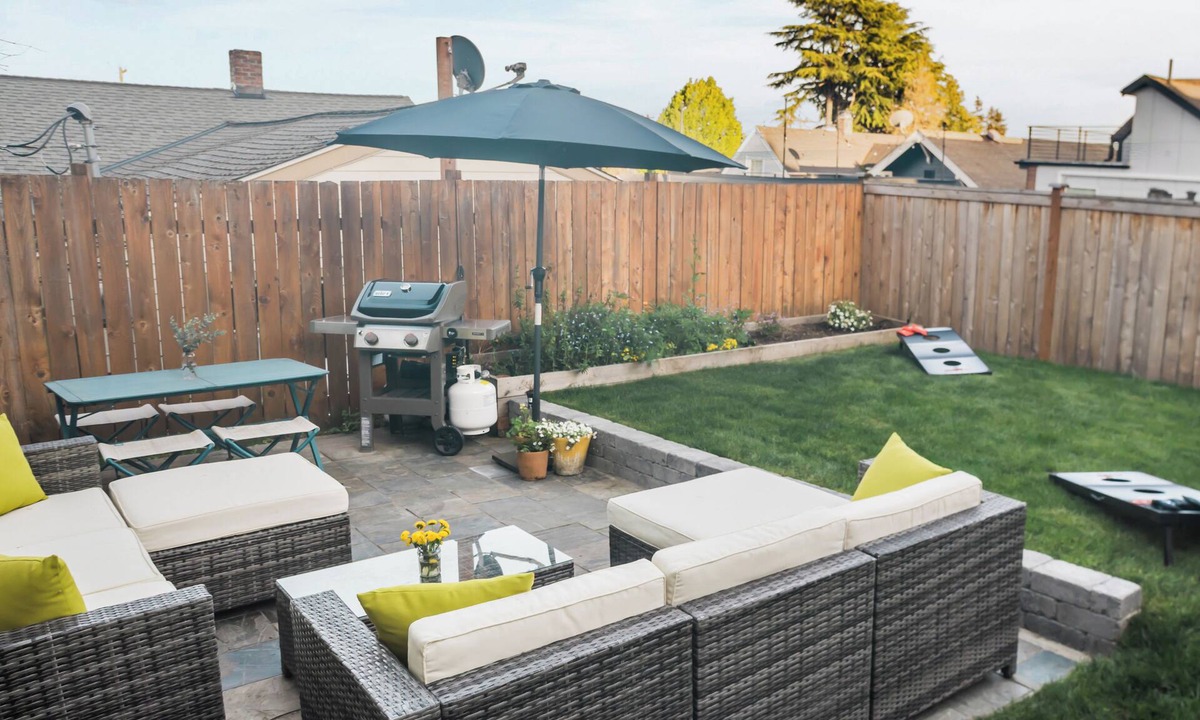 Phinney Ridge House | Green Lake Craftsman - Family Zoo Passes - Dog Friendly