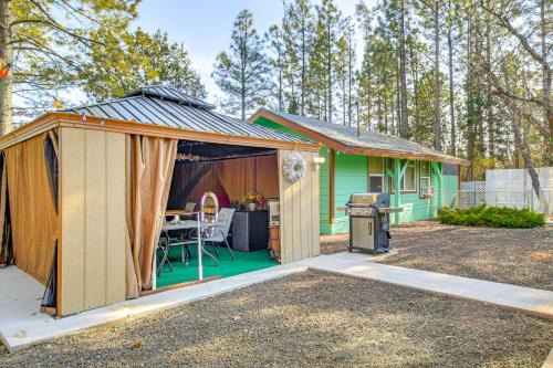 Show Low House | Grill, Fire Pit: Pet-Friendly Lakeside Cottage!