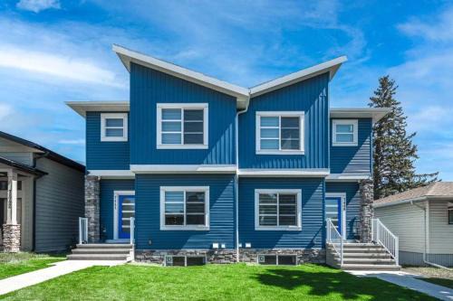 Lynnwood Ridge House | Group Stay, Sleeps 16! 6BR Full Duplex w AC, 2 Kitchens! FREE Banff Pass