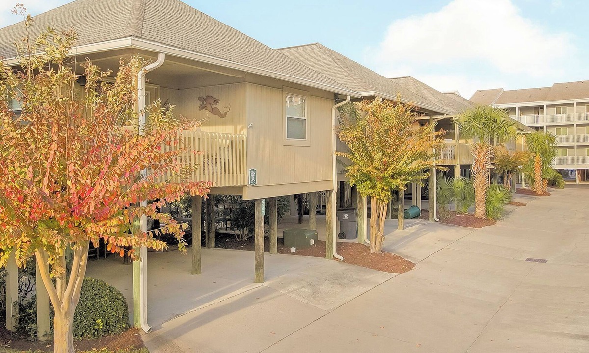 Myrtle Beach Cottage | Guest Cottage 77-G: 2 BR, 2 BA Cottage in Myrtle Beach, Sleeps 7