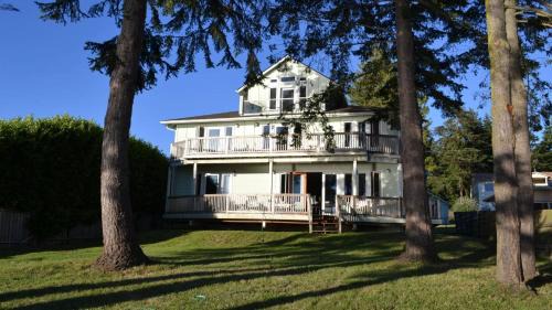 Langley House | Harbor View Haven by AvantStay