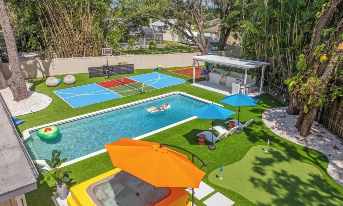 Bradenton Villa | Heated Pool Sleeps 32 Pickle/Bball Theater
