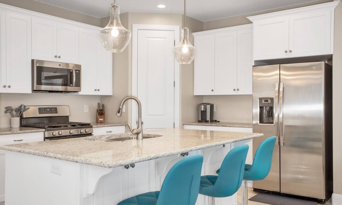Sienna Hills House | Heavenly Comfort @ Hell Hole Trail 5 Bedroom Home by RedAwning