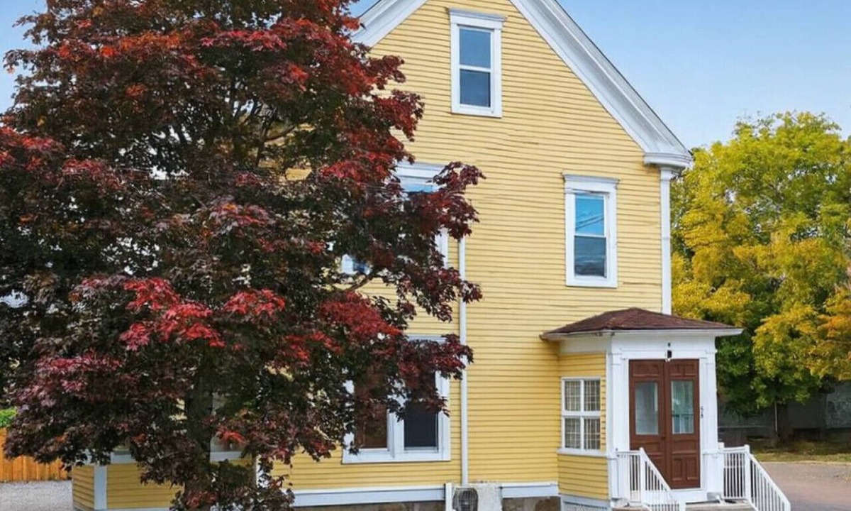 Moncton House | Heritage House Downtown Moncton