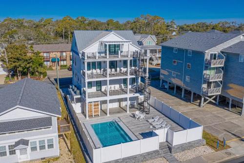 Crescent Beach House | Hermosa Villa