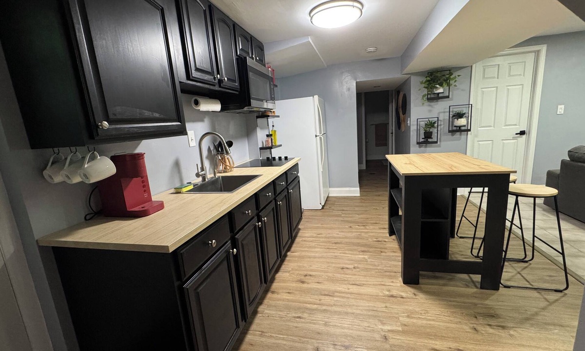 Suitland Apartment | Hidden Oasis 5 mins from DC