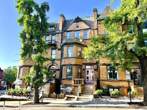 Adams Morgan Hotel | HighRoad Washington DC