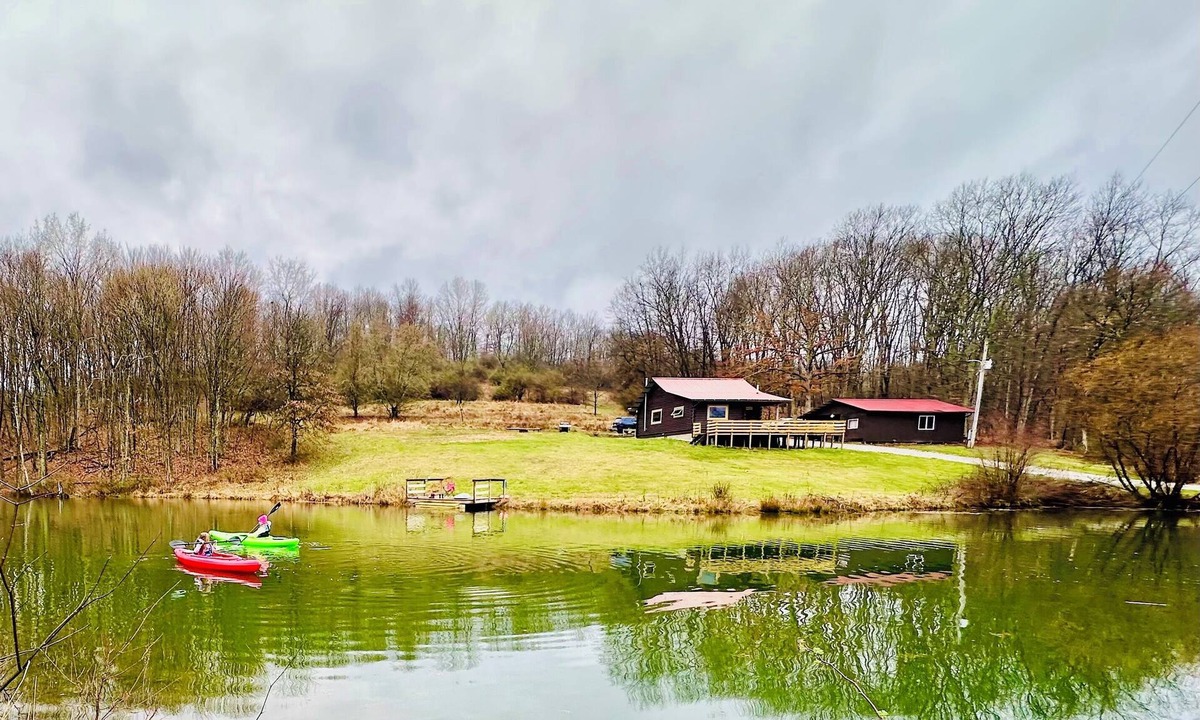 Coshocton Cabin | Hillside Cabin : Secluded Log Cabin on 15 Acres, Pond & trails. Near Woodbury