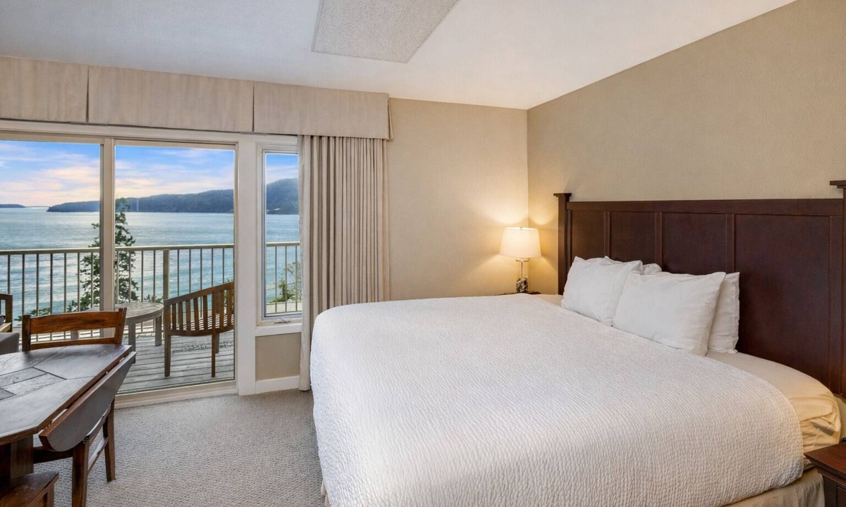 Rosario Hotel | Hillside Deluxe Two King Suite