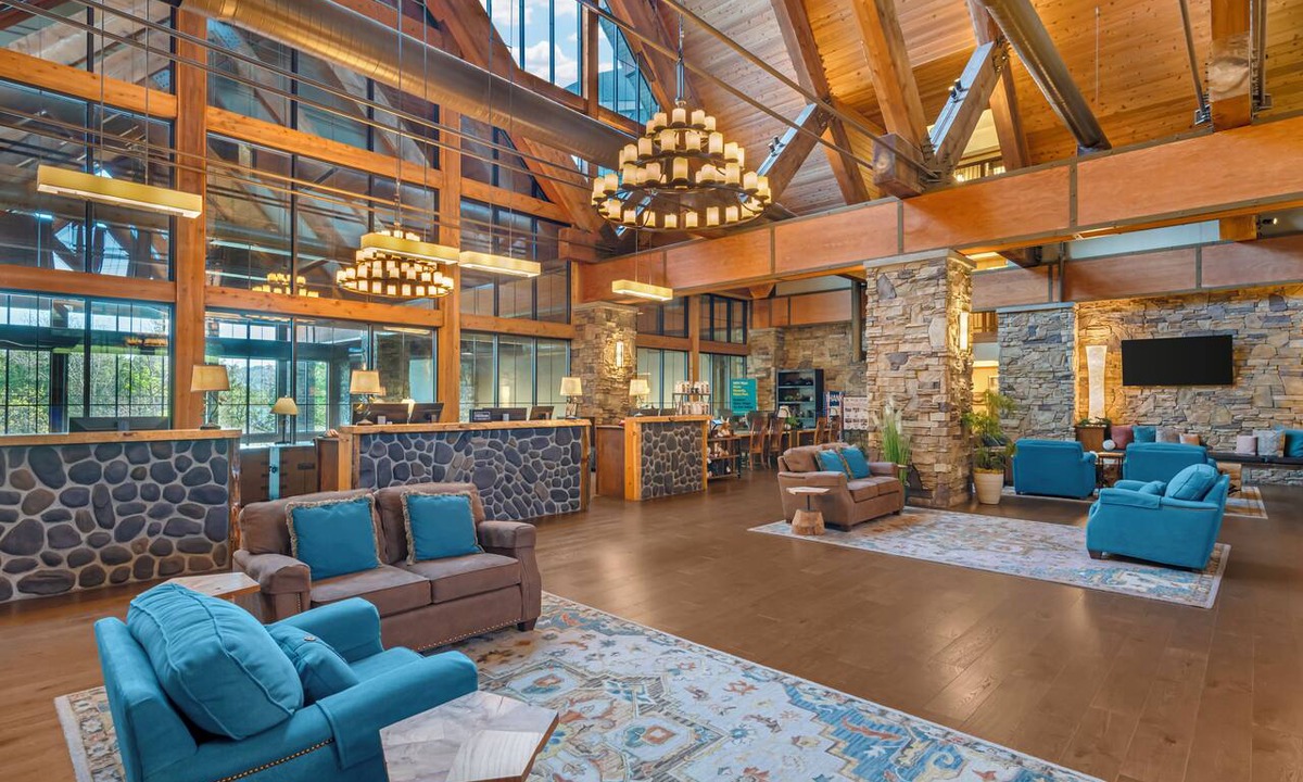 Big Cedars Hotel | Hilton Grand Vacations Club Paradise Point Hollister