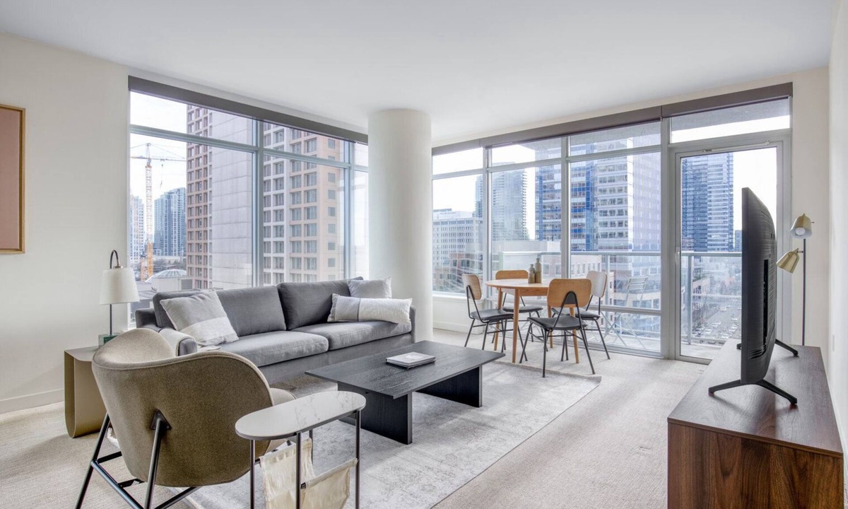 Northwest Bellevue Apartment | Hip Bellevue 2BR w/Gym & A+ Views, near Downtown Park, by Blueground