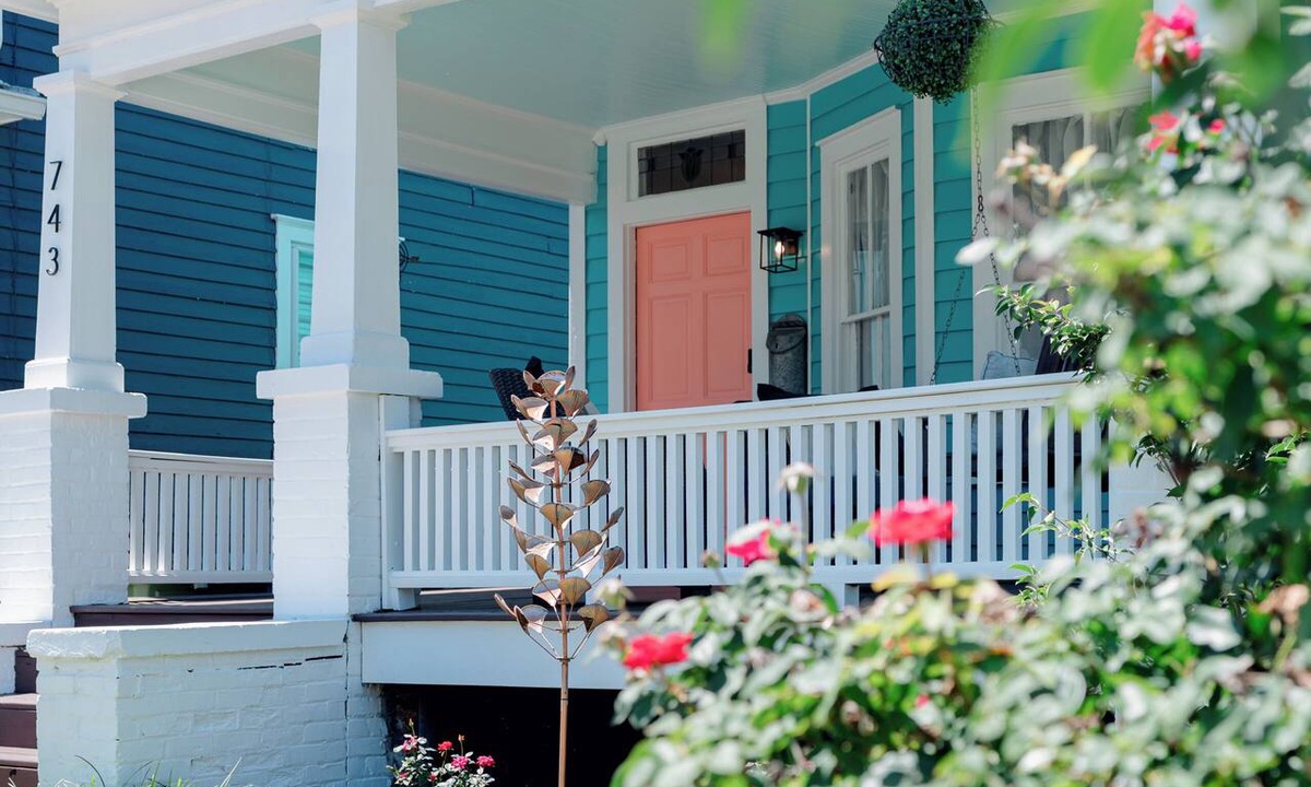 Washington House | Historic Home with 3 King Beds, Walk to Downtown & Waterfront