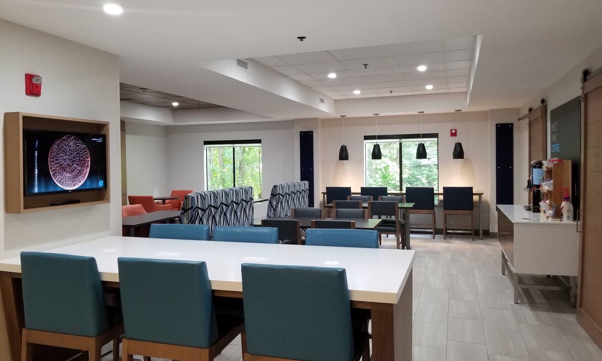 Apex Hotel | Holiday Inn Express Apex - Raleigh by IHG