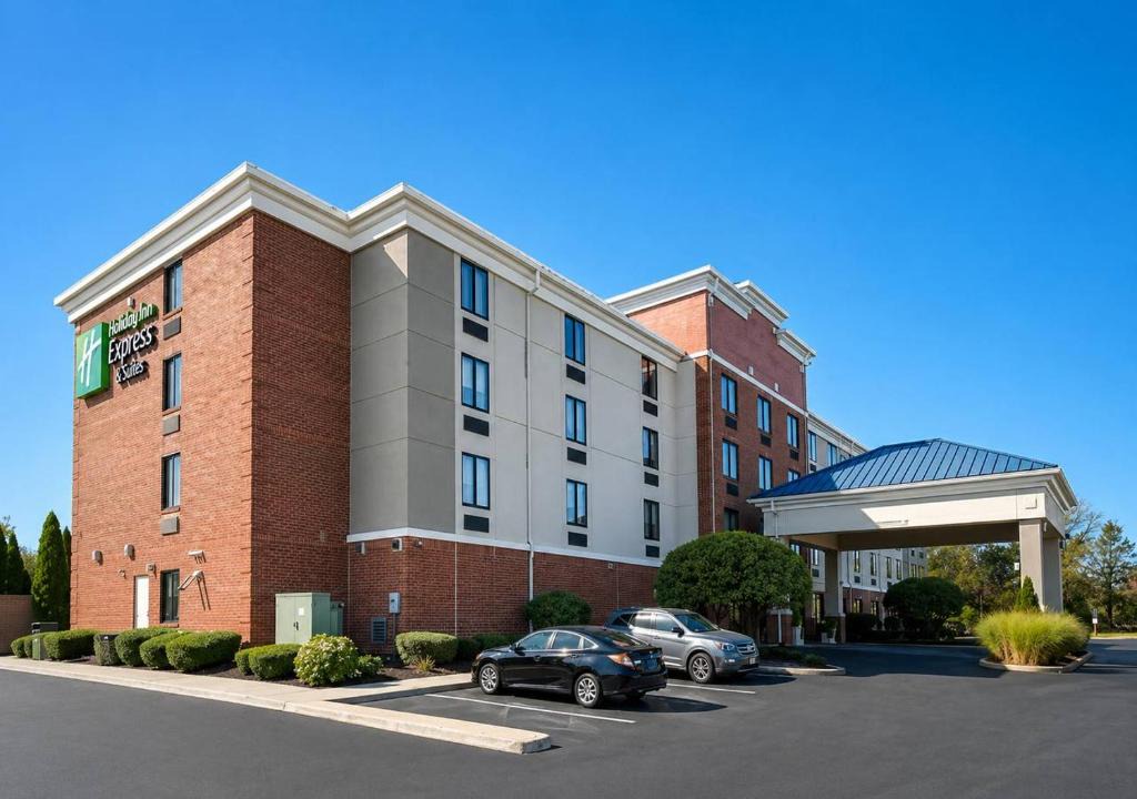 Gahanna Hotel | Holiday Inn Express Hotel & Suites Columbus Airport by IHG