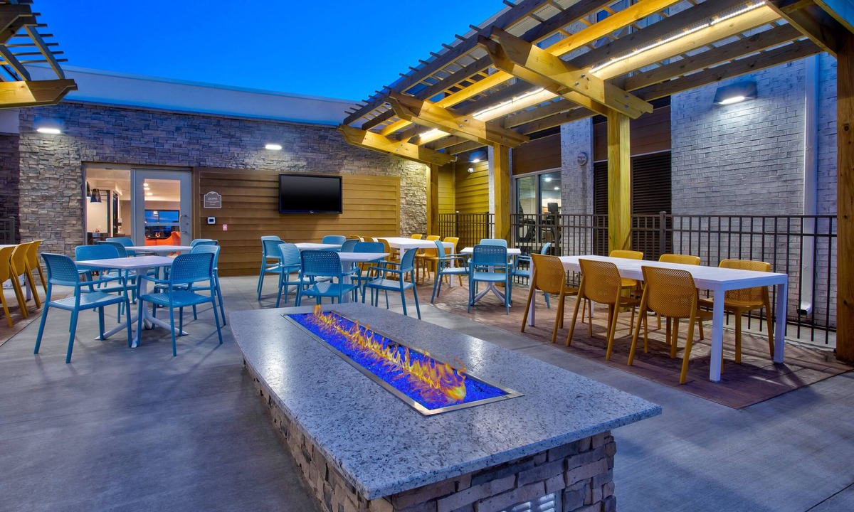 Kitty Hawk Hotel | Holiday Inn Express Kitty Hawk Outer Banks by IHG