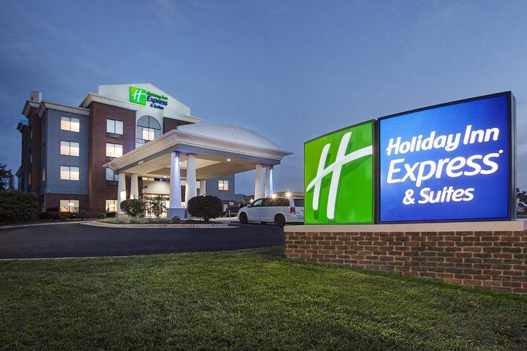 West Fairfax Hotel | Holiday Inn Express & Suites Culpeper by IHG
