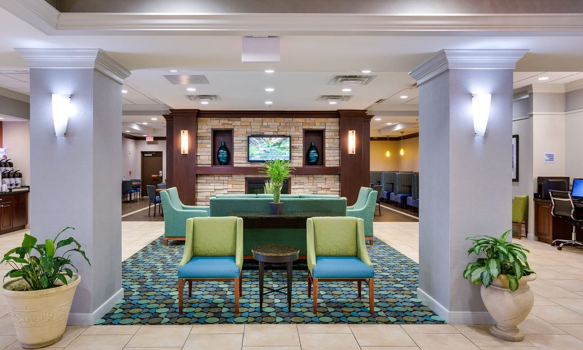 Springfield Hotel | Holiday Inn Express Springfield, an IHG Hotel