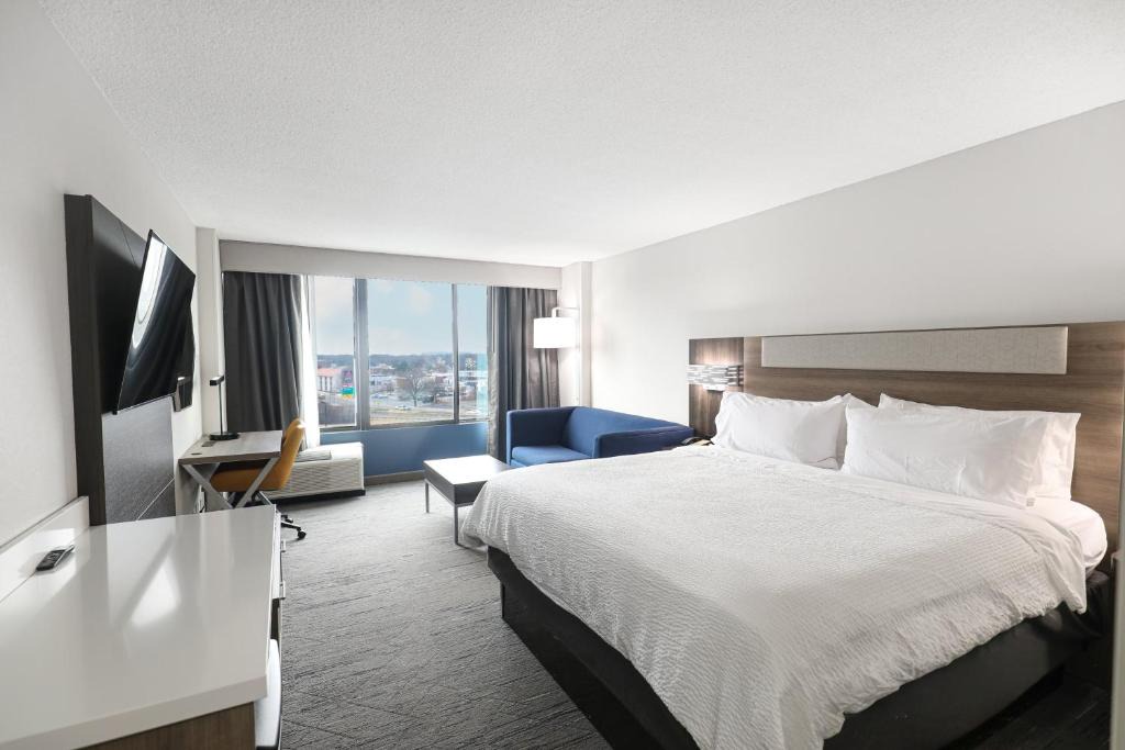 Springfield Hotel | Holiday Inn Express Washington DC SW - Springfield by IHG