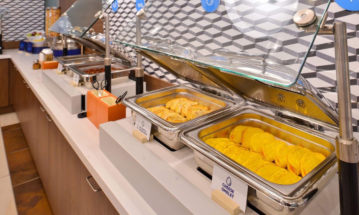 Hyattsville Hotel | Holiday Inn Express Washington DC - BW Parkway by IHG