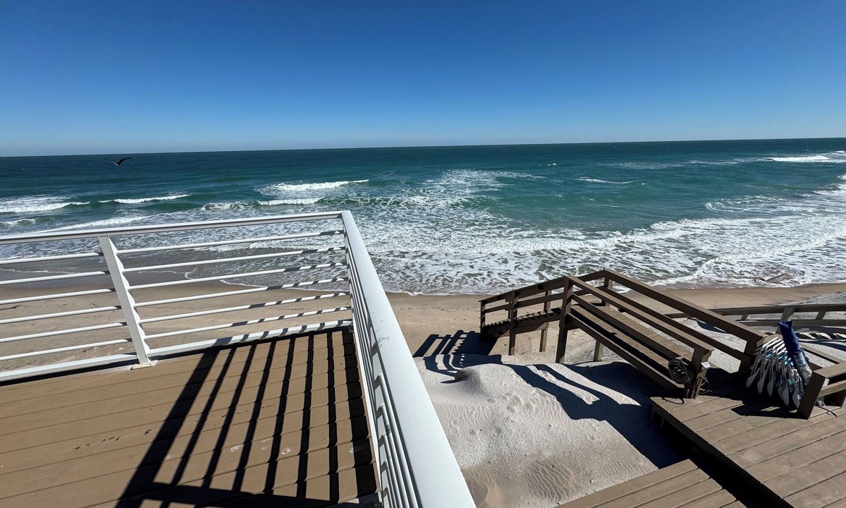 Floridana Beach House | Holiday Promotions! Oceanfront Paradise —Spacious 6-Bedroom Home for 3 Families!
