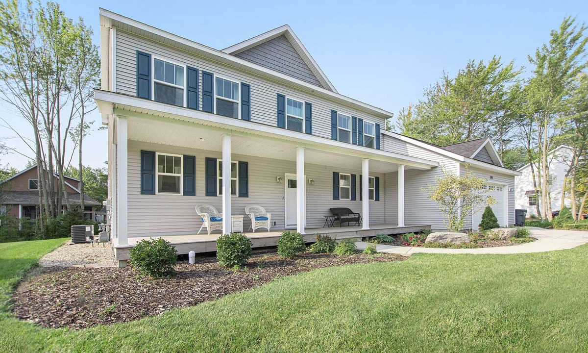 Miami Park House | Hot tub, EV friendly, main floor primary suite with plenty of space.