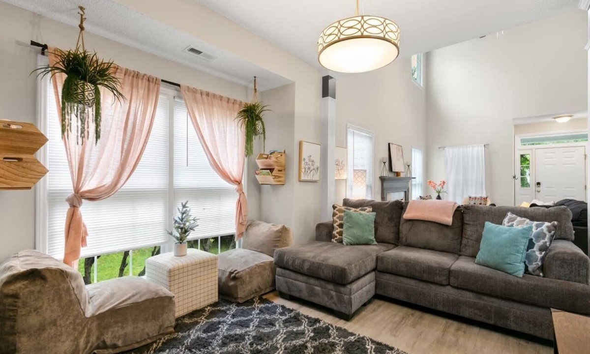 North Raleigh House | ☆ Hot Tub! Game Space! Fenced In Yard ☆