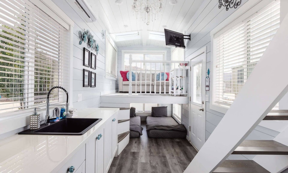 Apple Valley House | Hot Tub Under Desert Sky Zion Tiny Home Getaway