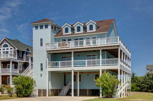 Wind Over Waves House | Hotter Otter-6 beds-private pool-kid/pet friendly-walk to beach!