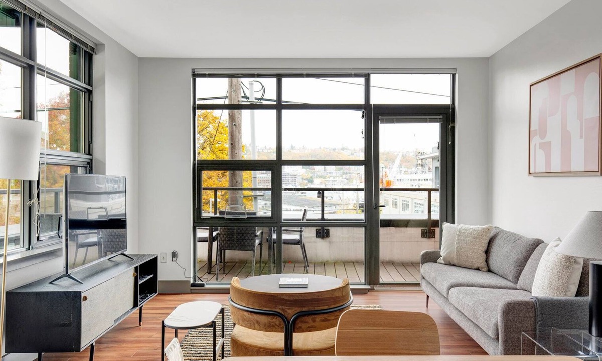 Cascade Apartment | Ideal South Lake Union 2BR w/Gym & W/D, near Space Needle, by Blueground