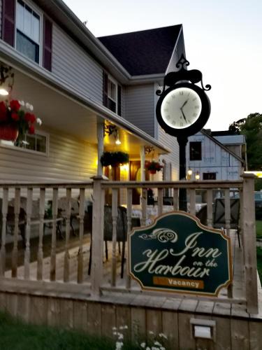 Queens Square Hotel | Inn on the Harbour