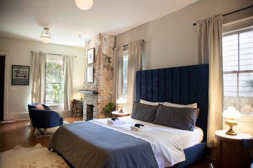 Thomas Square House | Intimate Library Studio - Minutes to Forsyth Park