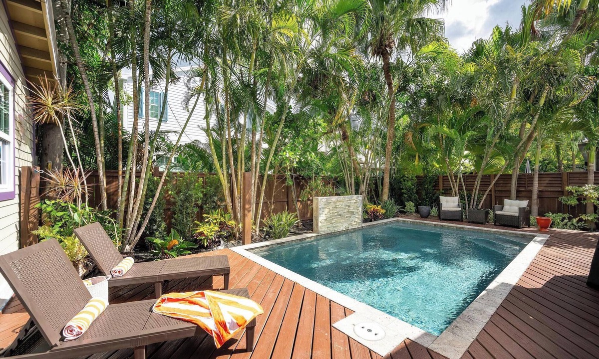 Midtown House | Island Time Escape - Charming Family Retreat