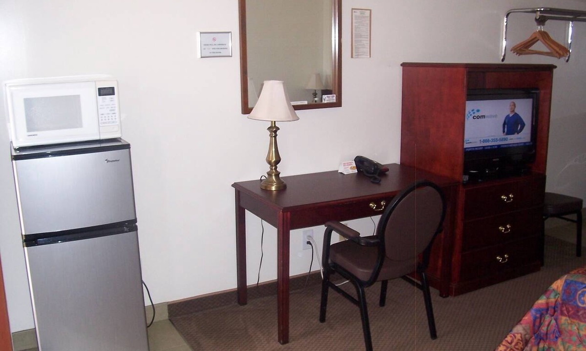 Lloydminster Hotel | Ivanhoe Motel