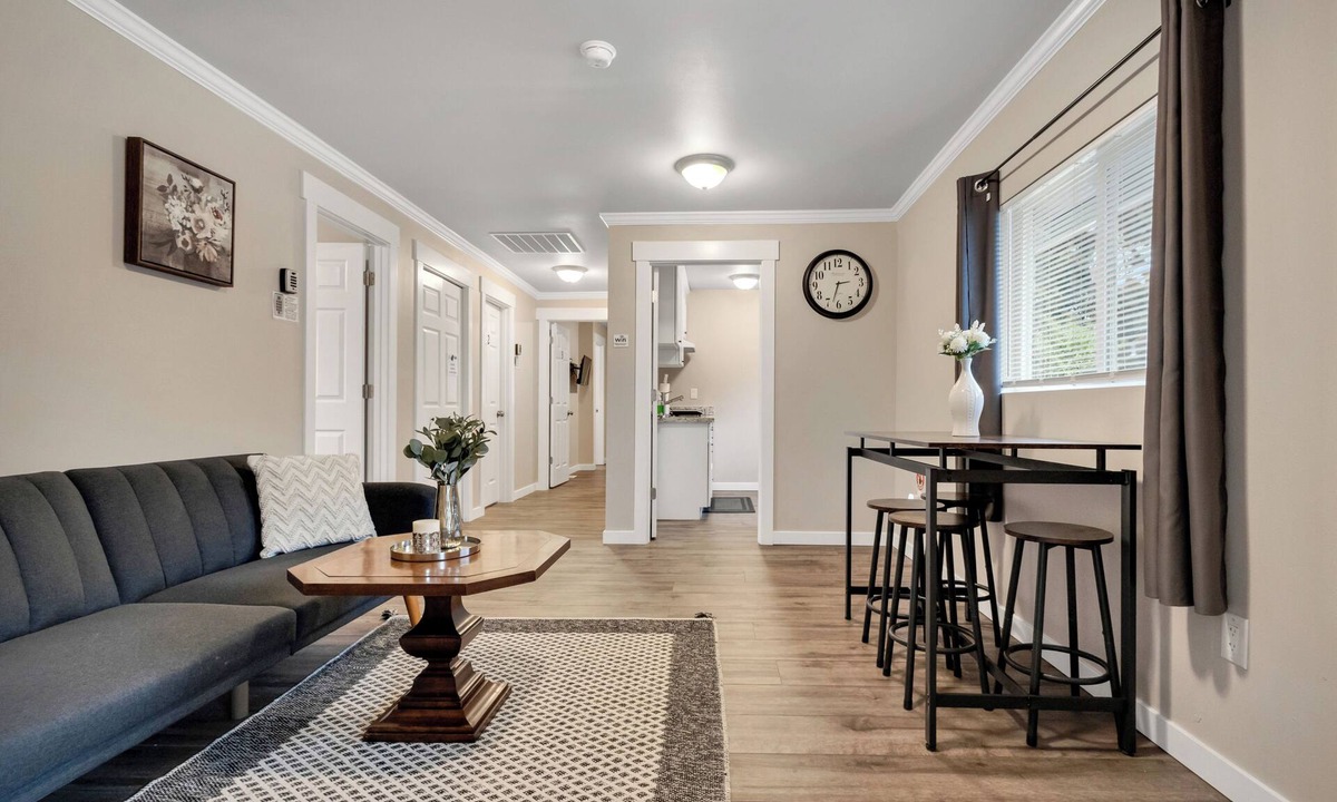 Atlantic House | Judkins Entire Home Near Downtown & Light Rail