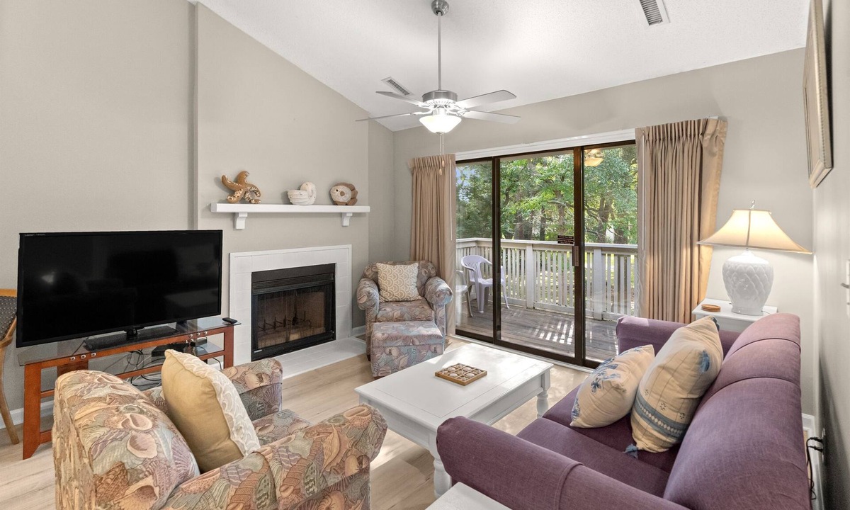 Arcadian Shores Villa | Kingston SJP 13D 2nd floor Villa w/pool/beach