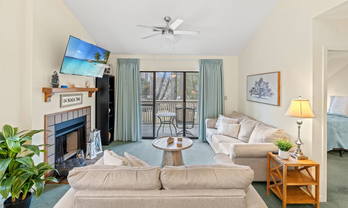 Arcadian Shores Villa | Kingston WHP 21D 2nd floor Villa w/pool/beach